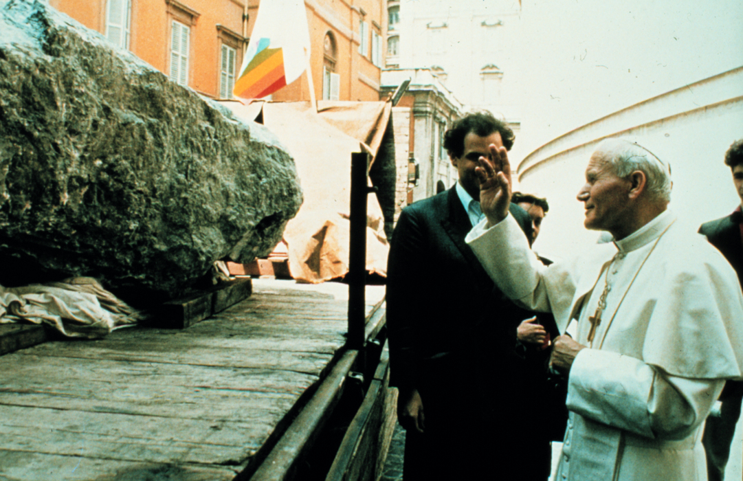 Scaled image 1982_Mdt_pope_stone.jpg 